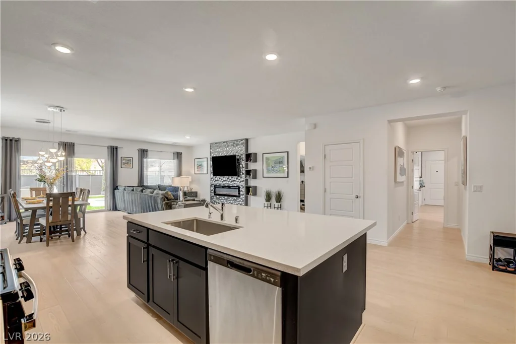 2772 Song Point, Las Vegas, NV 89121