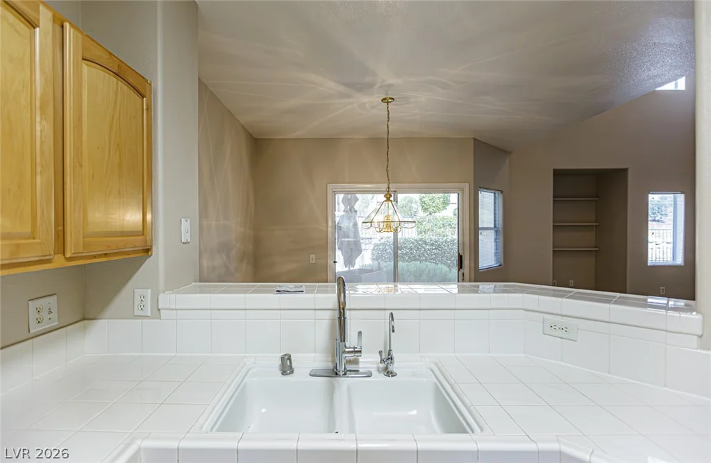 2101 Quartz Cliff, Las Vegas, NV 89117