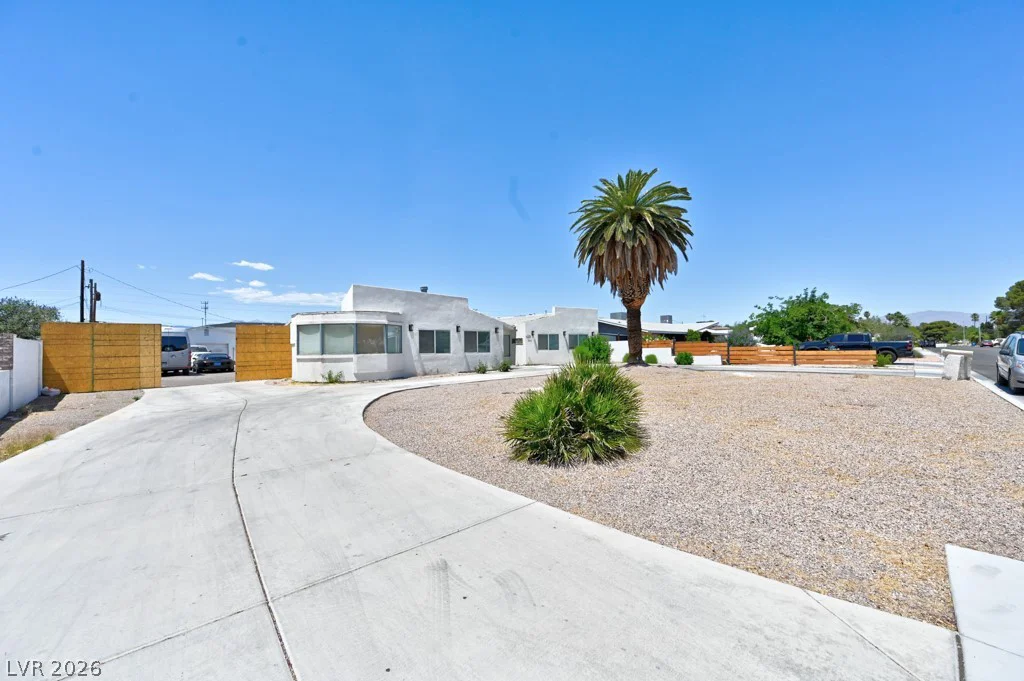 706 Lacy, Las Vegas, NV 89107