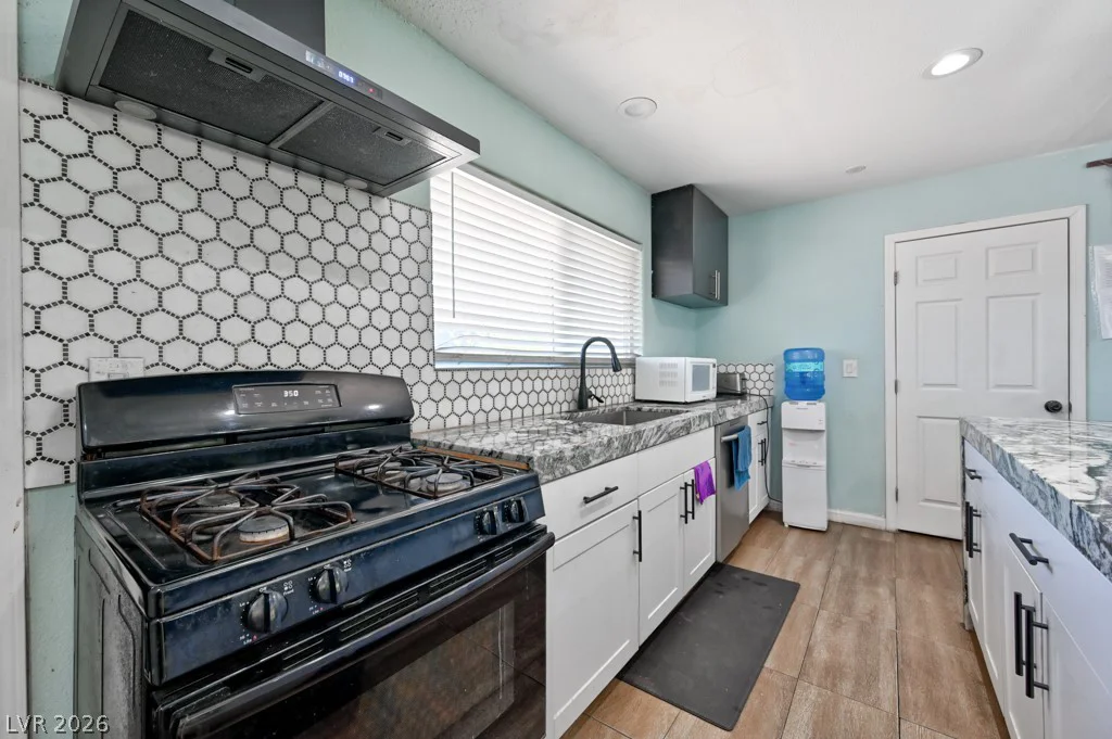 706 Lacy, Las Vegas, NV 89107