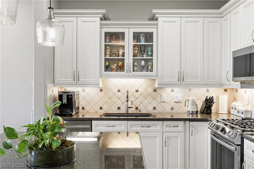 6 VIA VASARI, Henderson, NV 89011