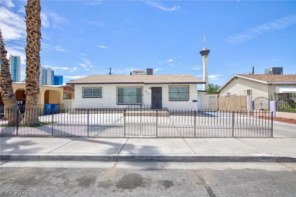 2312 Beverly, Las Vegas, NV 89104