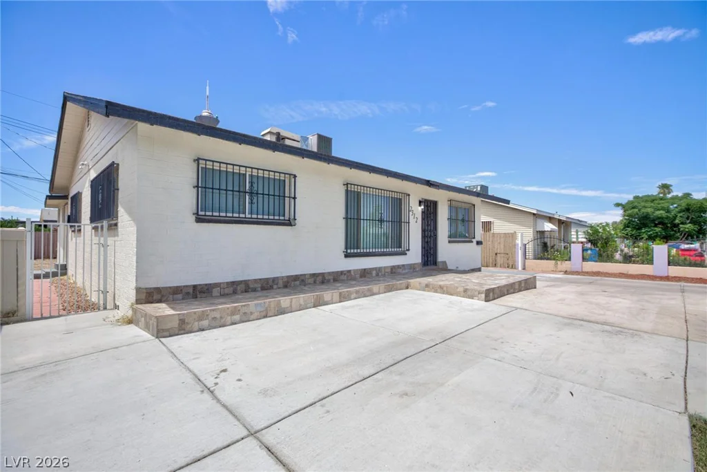 2312 Beverly, Las Vegas, NV 89104