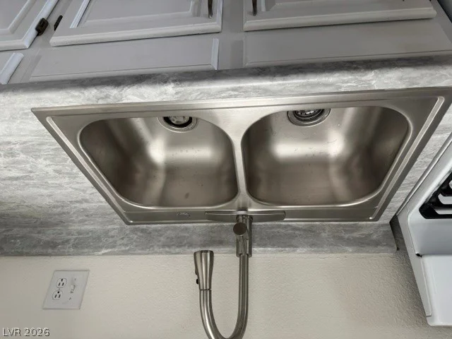 242 Kansas, Henderson, NV 89015