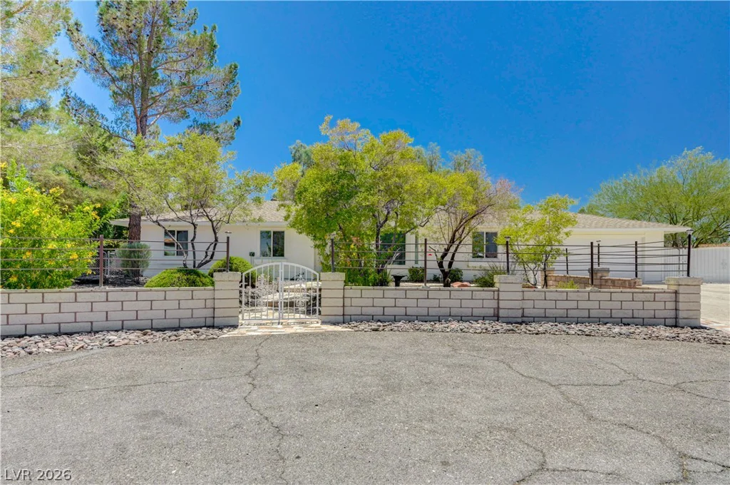 7631 Bermuda, Las Vegas, NV 89123