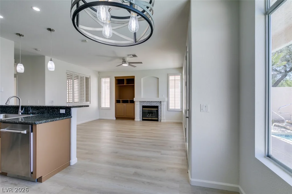 7836 Silver Plateau, Las Vegas, NV 89128