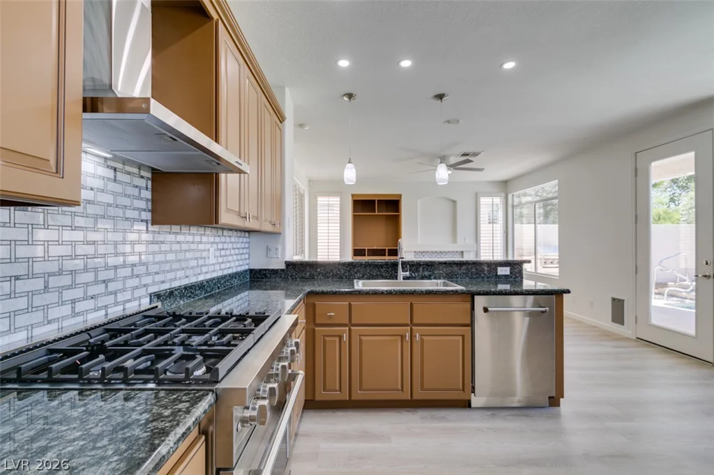 7836 Silver Plateau, Las Vegas, NV 89128