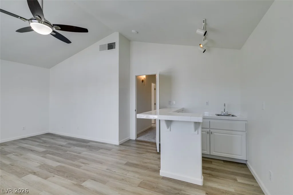 7836 Silver Plateau, Las Vegas, NV 89128