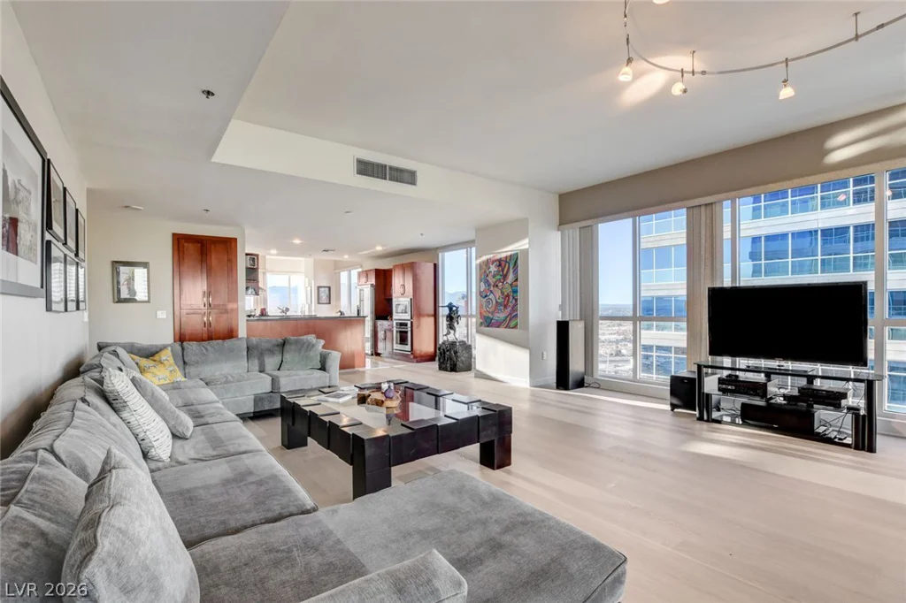 4575 Dean Martin, Las Vegas, NV 89103