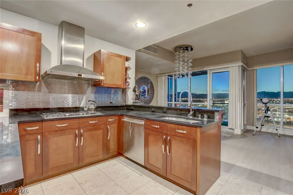 4575 Dean Martin, Las Vegas, NV 89103