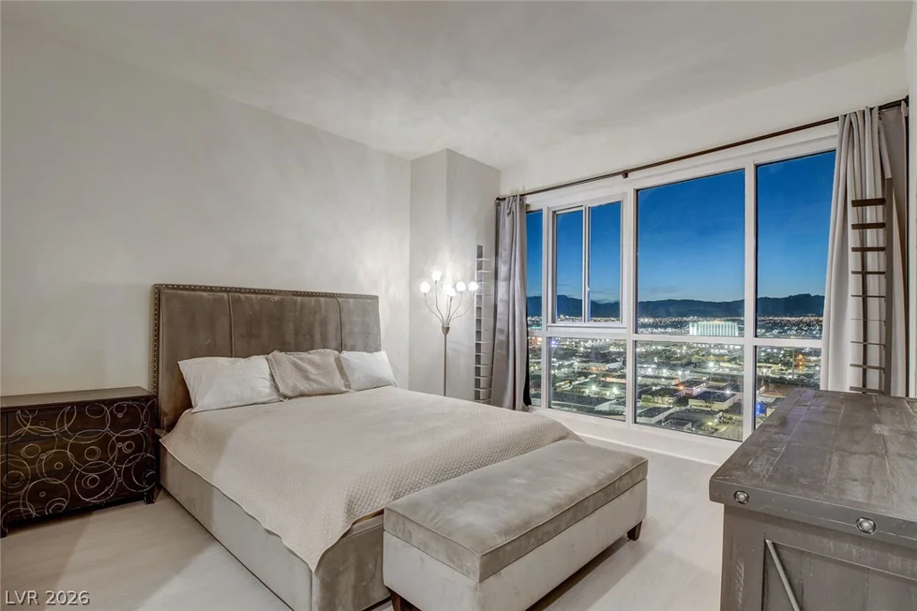 4575 Dean Martin, Las Vegas, NV 89103
