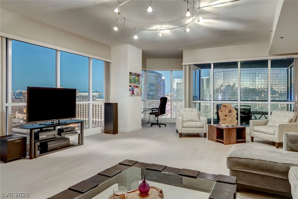 4575 Dean Martin, Las Vegas, NV 89103