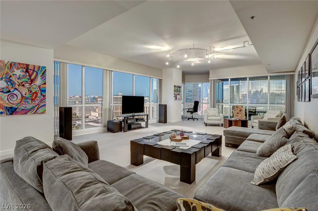 4575 Dean Martin, Las Vegas, NV 89103