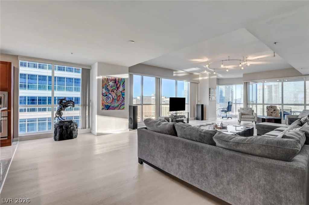 4575 Dean Martin, Las Vegas, NV 89103