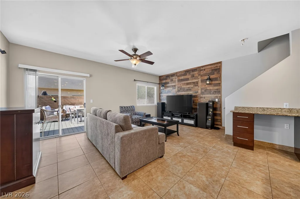 8688 Tomnitz, Las Vegas, NV 89178