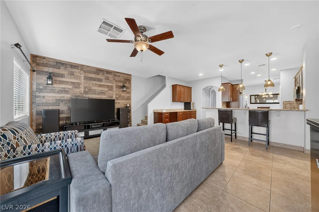 8688 Tomnitz, Las Vegas, NV 89178