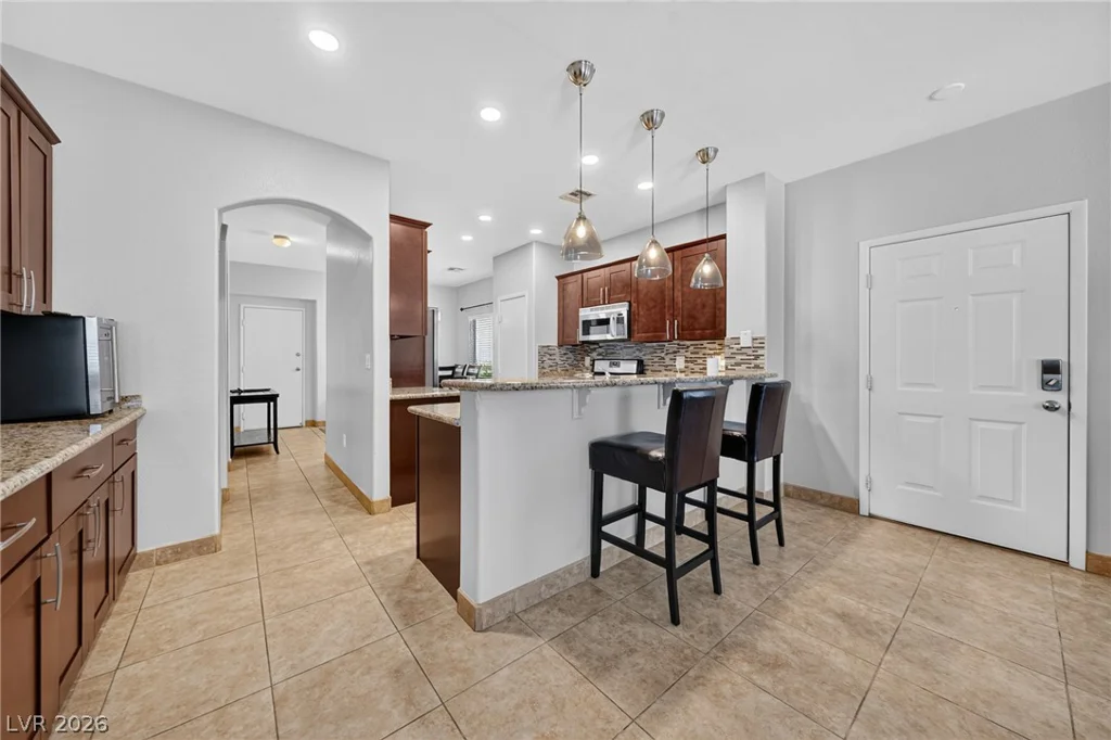 8688 Tomnitz, Las Vegas, NV 89178