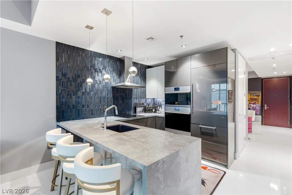 4575 Dean Martin, Las Vegas, NV 89103