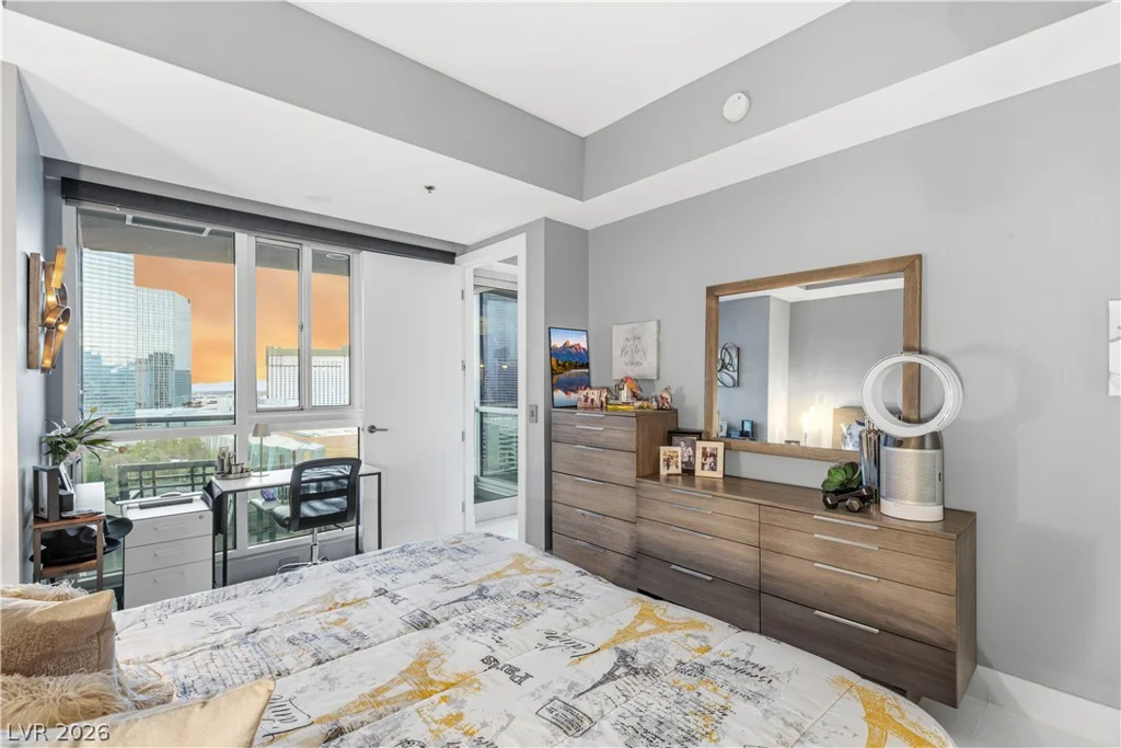 4575 Dean Martin, Las Vegas, NV 89103