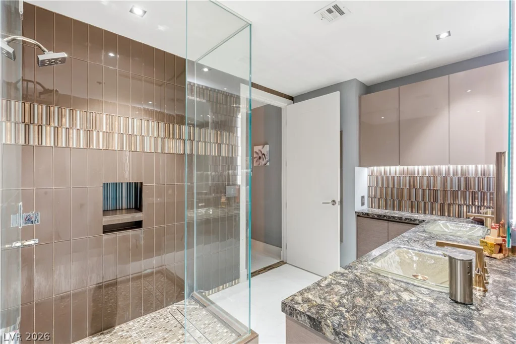 4575 Dean Martin, Las Vegas, NV 89103