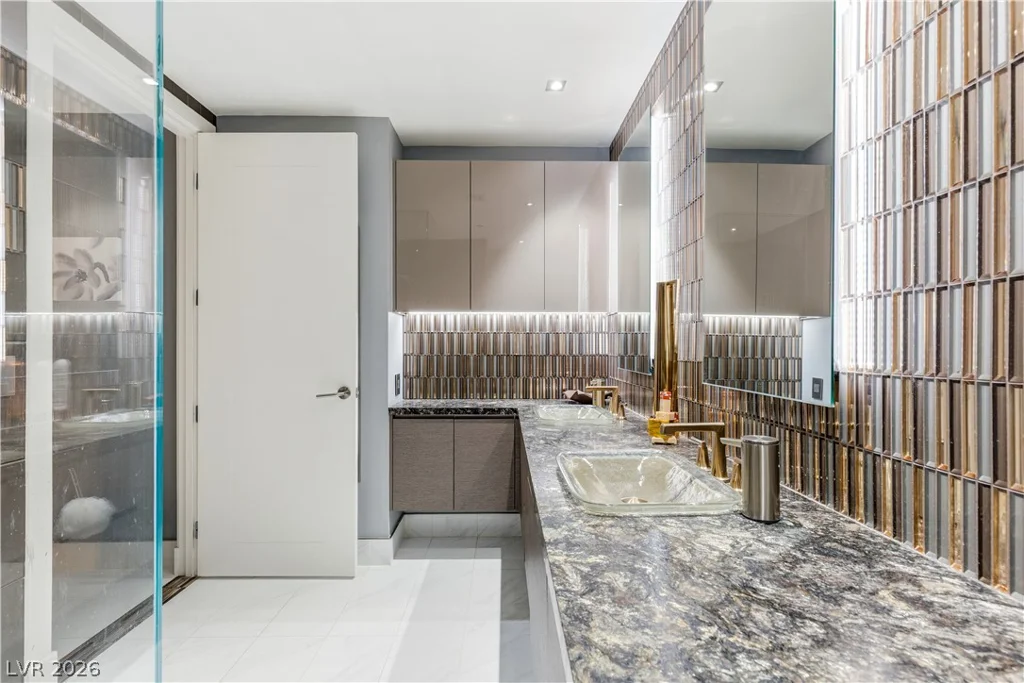 4575 Dean Martin, Las Vegas, NV 89103