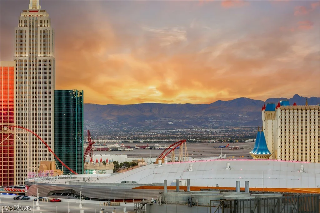 4575 Dean Martin, Las Vegas, NV 89103