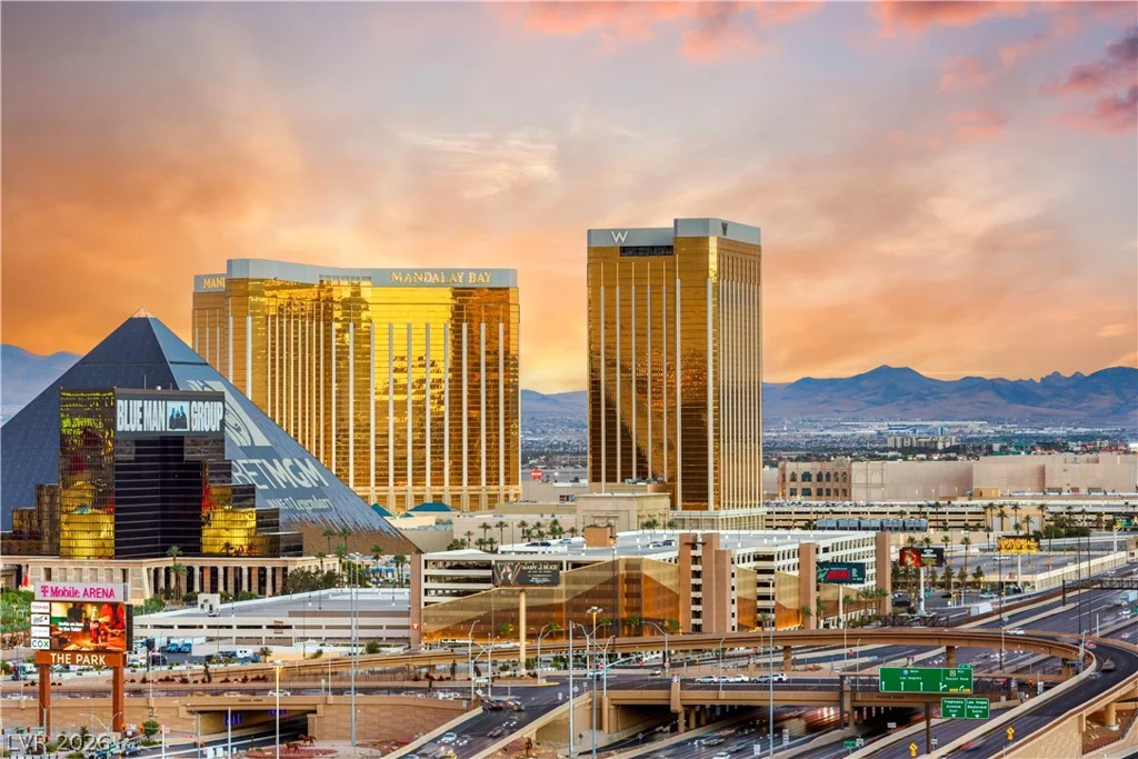 4575 Dean Martin, Las Vegas, NV 89103