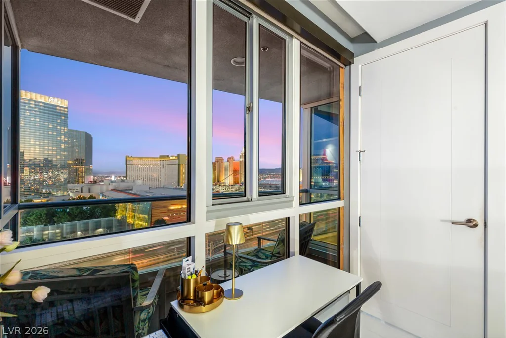 4575 Dean Martin, Las Vegas, NV 89103