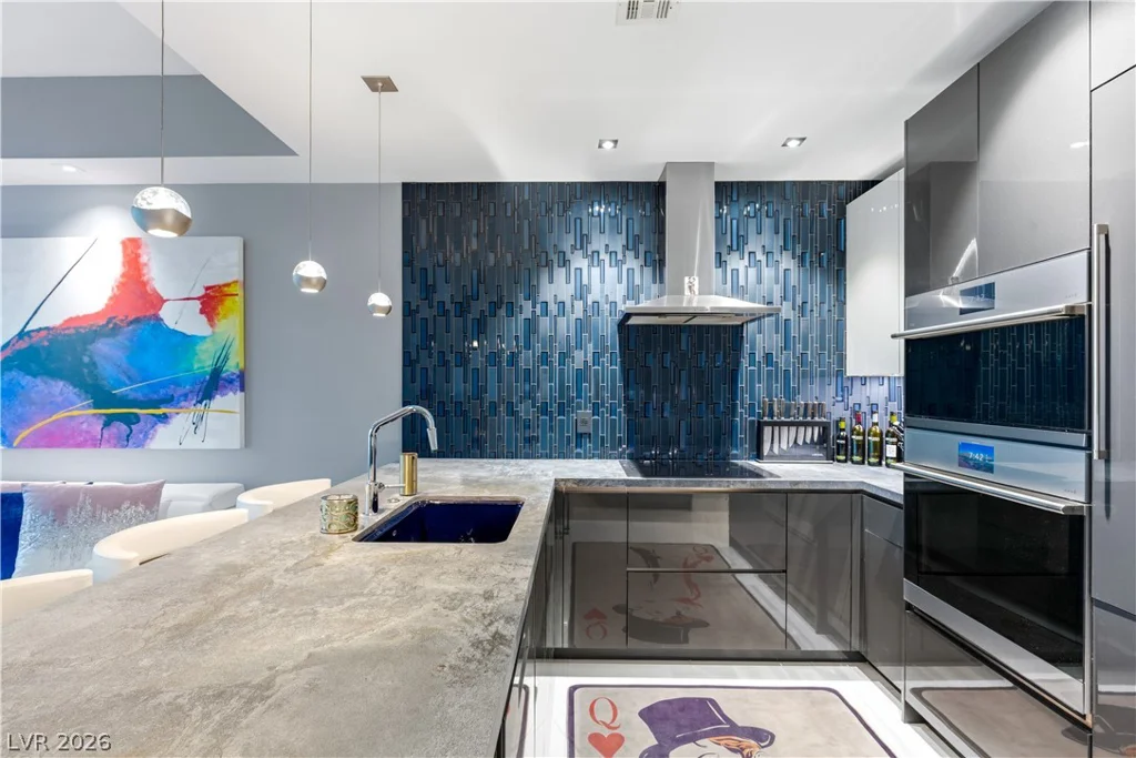 4575 Dean Martin, Las Vegas, NV 89103
