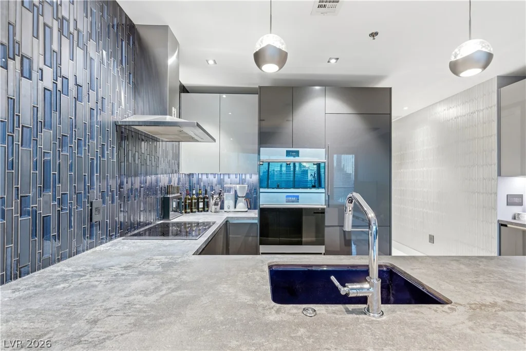 4575 Dean Martin, Las Vegas, NV 89103