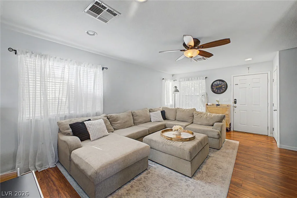 3849 Bayamon, Las Vegas, NV 89129