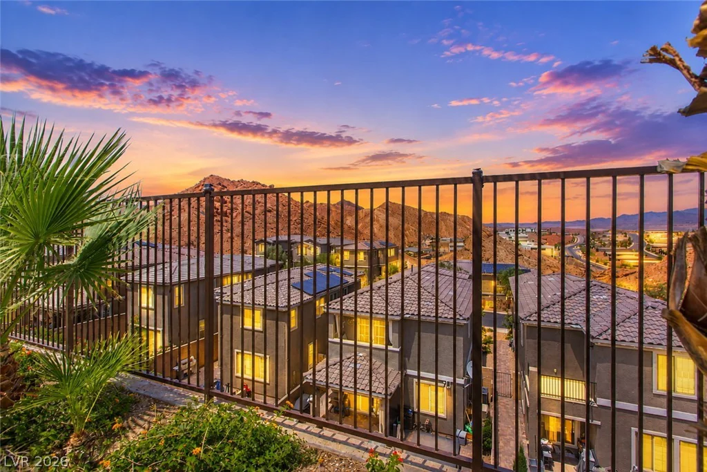 44 Moon Hill, Henderson, NV 89011