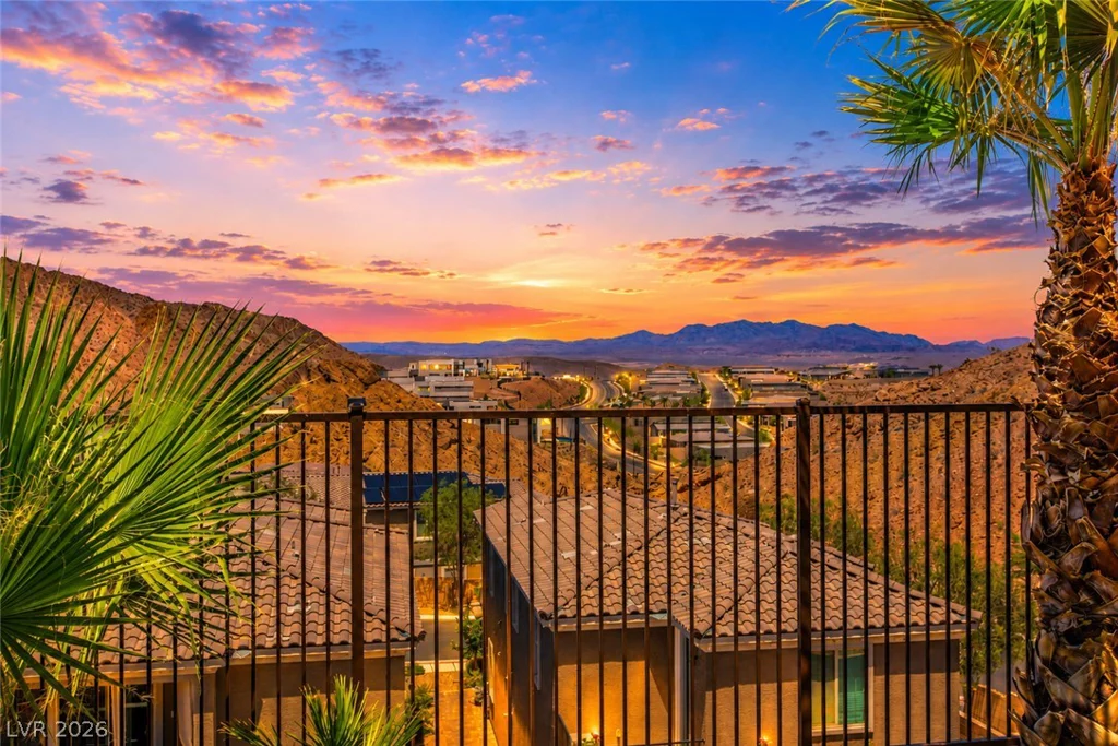 44 Moon Hill, Henderson, NV 89011