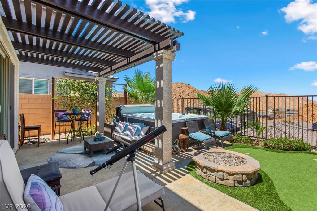 44 Moon Hill, Henderson, NV 89011