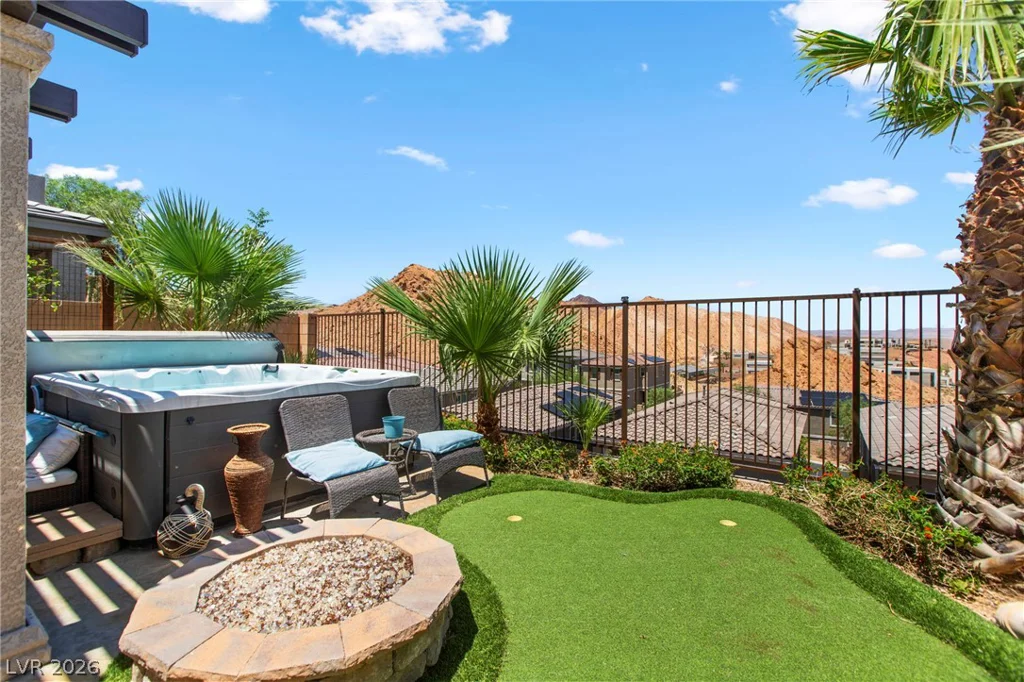 44 Moon Hill, Henderson, NV 89011