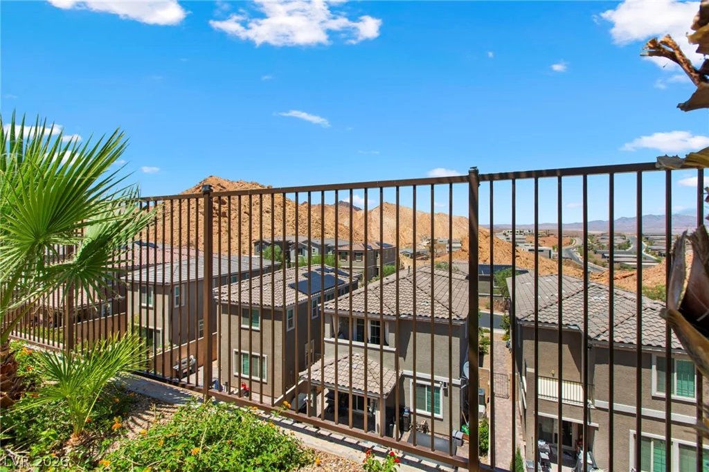 44 Moon Hill, Henderson, NV 89011