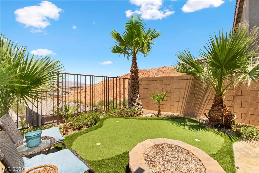 44 Moon Hill, Henderson, NV 89011