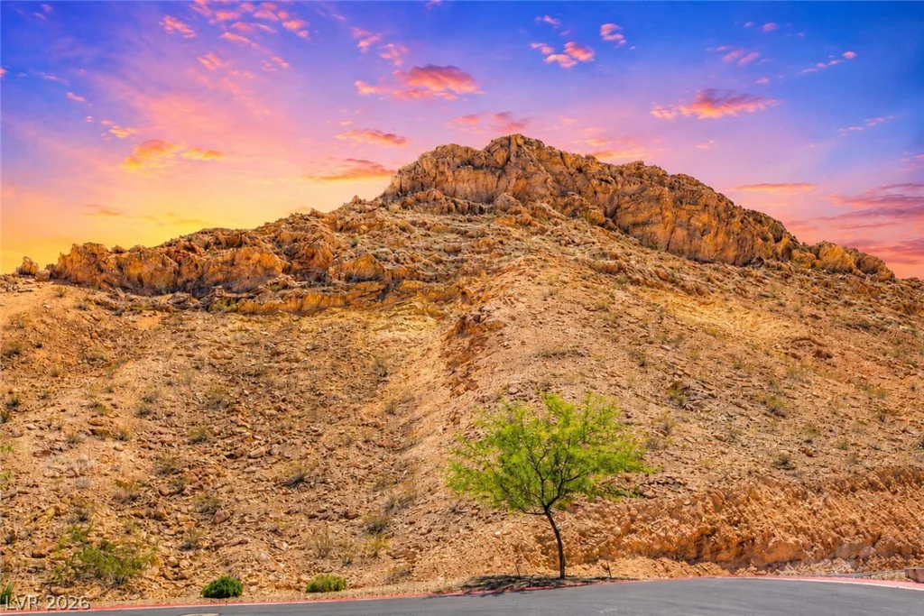 44 Moon Hill, Henderson, NV 89011