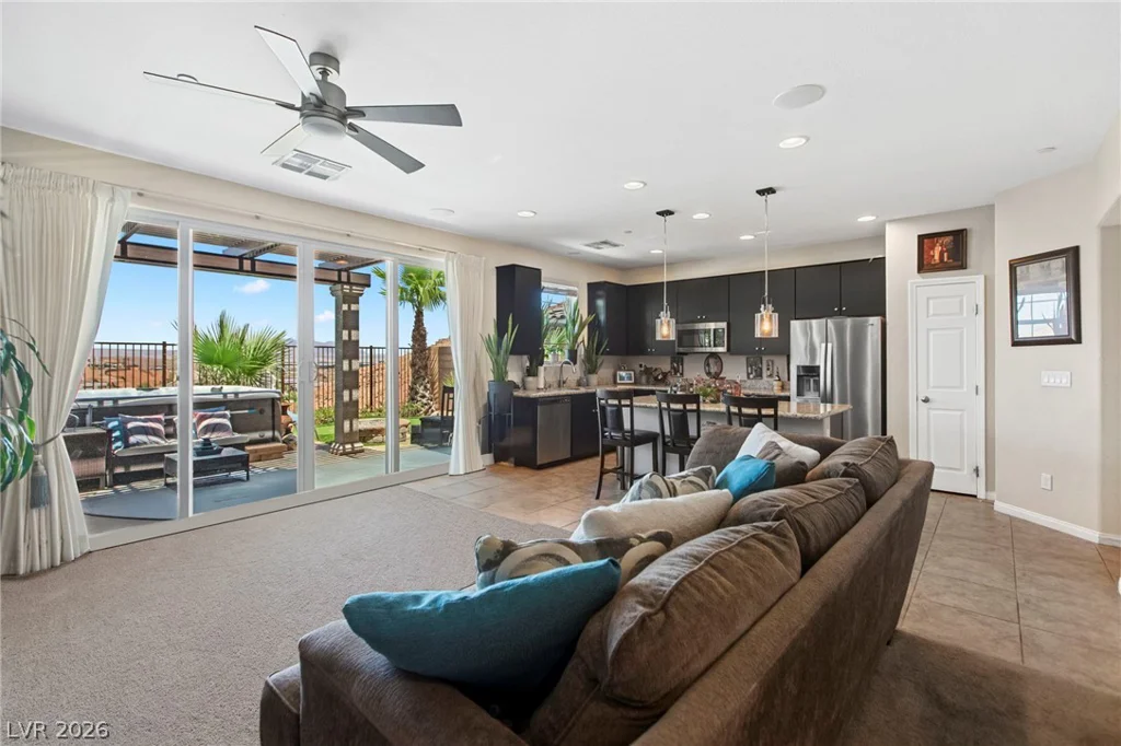 44 Moon Hill, Henderson, NV 89011