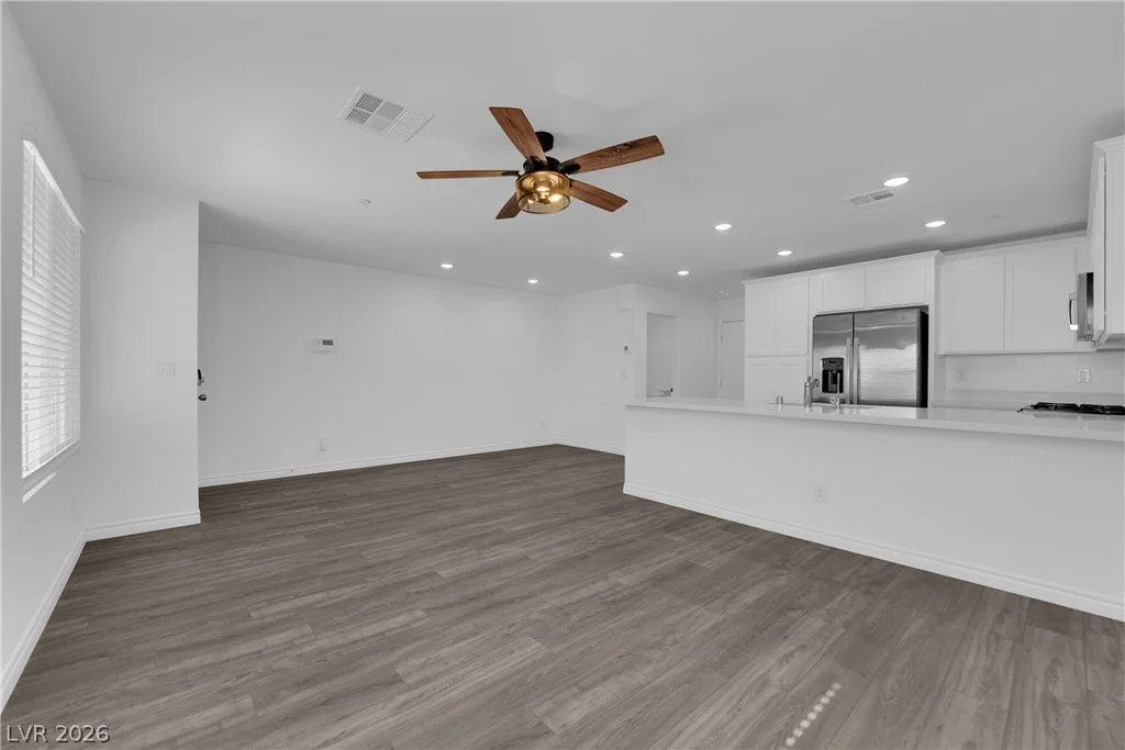 6198 Foxes Dale, Las Vegas, NV 89166