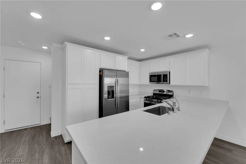 6198 Foxes Dale, Las Vegas, NV 89166