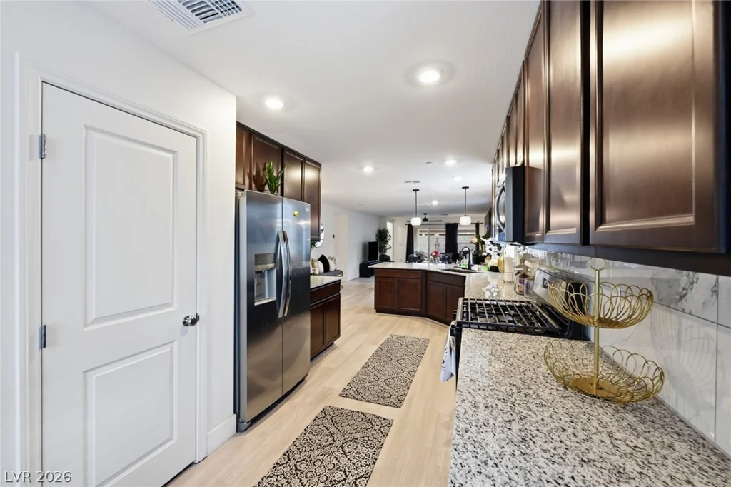 10210 Chockstone, Las Vegas, NV 89166