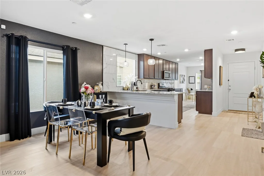 10210 Chockstone, Las Vegas, NV 89166