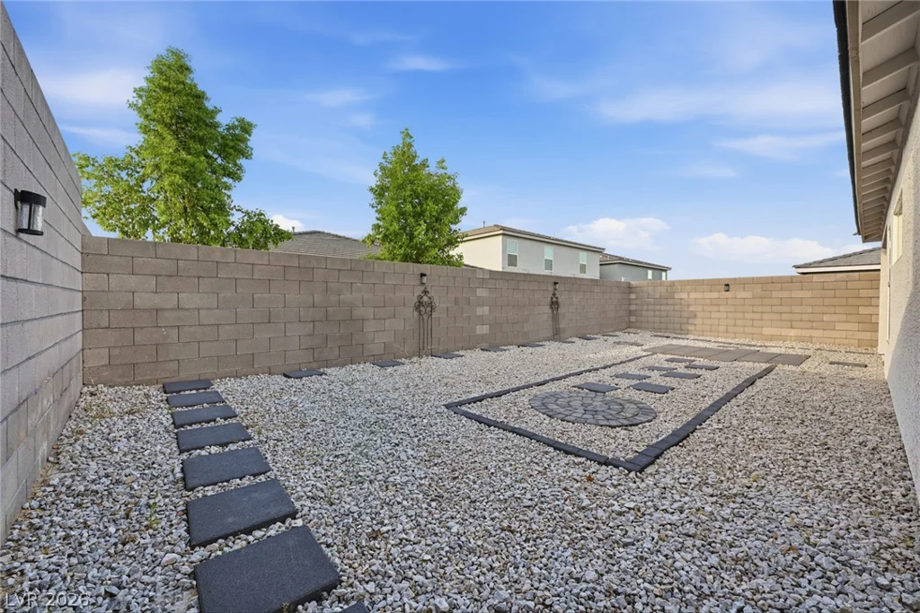 10210 Chockstone, Las Vegas, NV 89166