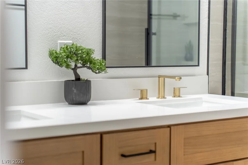 5225 Reno, Las Vegas, NV 89118