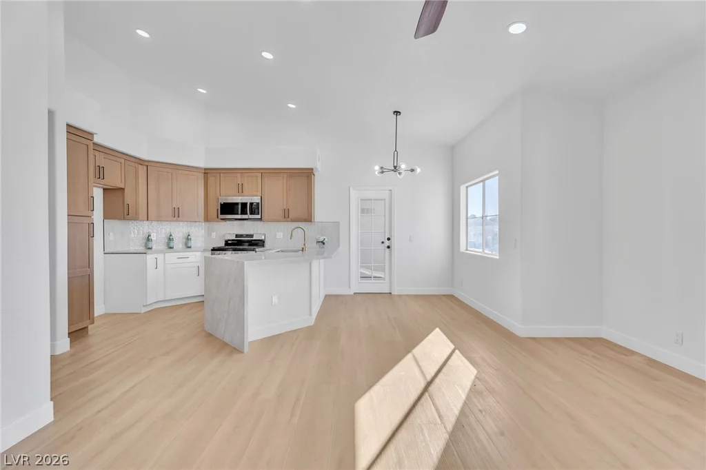 5225 Reno, Las Vegas, NV 89118