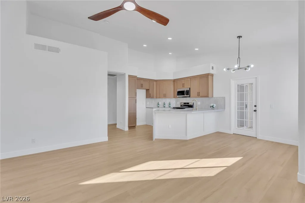 5225 Reno, Las Vegas, NV 89118