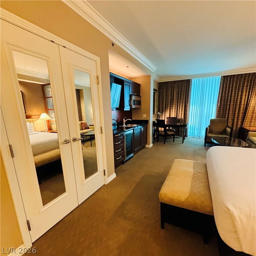 125 Harmon, Las Vegas, NV 89109