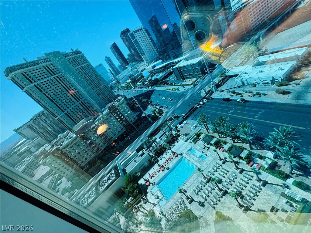125 Harmon, Las Vegas, NV 89109