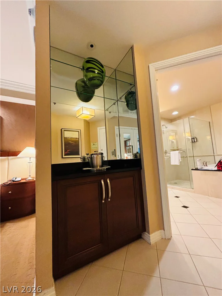 125 Harmon, Las Vegas, NV 89109